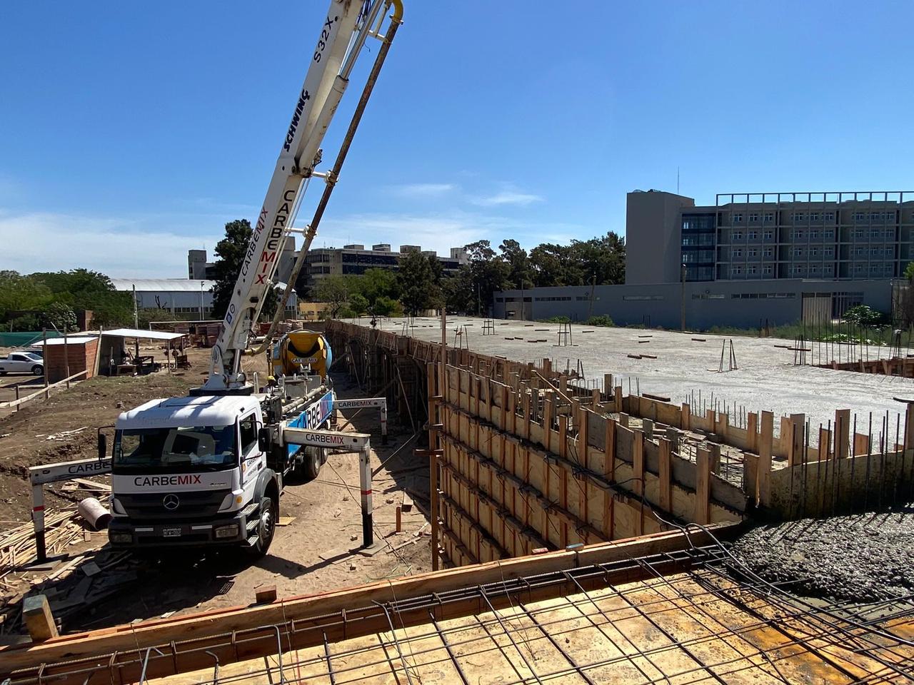 Hormigonado de losa con bomba CARBEMIX